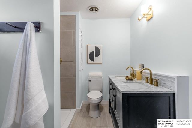 1230 S 164 Avenue, Omaha, NE 68130