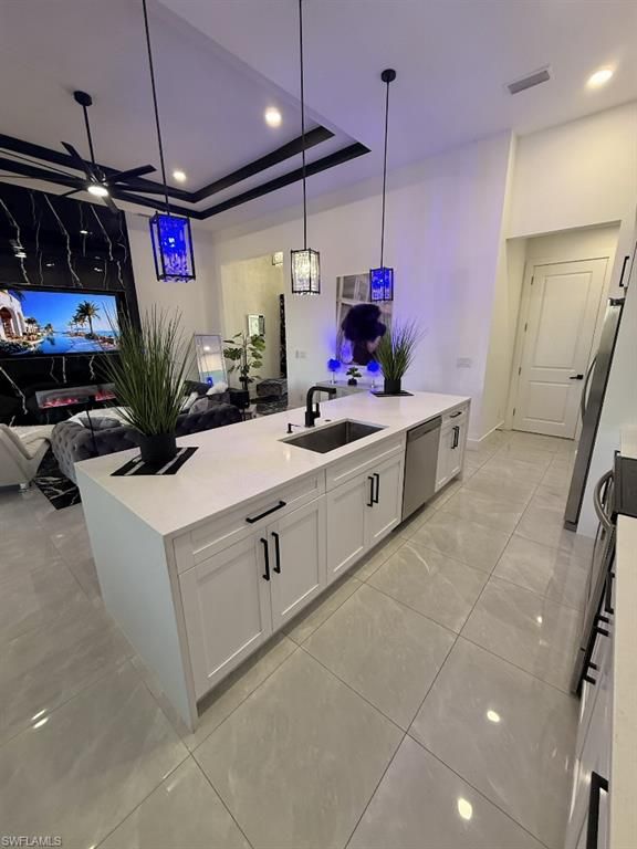 Image 11 of property listing at 907 NE 13th PL, Cape Coral, FL 33909