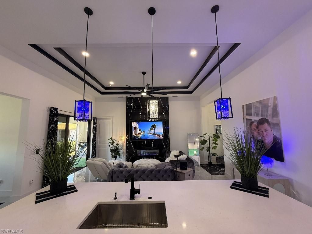 Image 14 of property listing at 907 NE 13th PL, Cape Coral, FL 33909