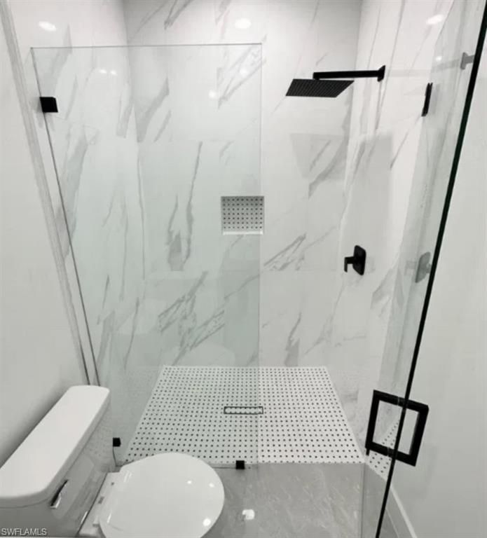 Image 21 of property listing at 907 NE 13th PL, Cape Coral, FL 33909