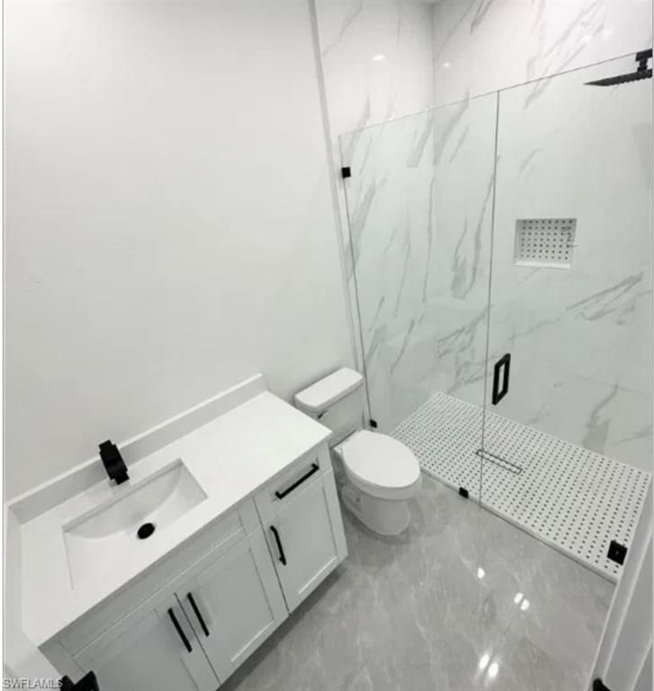 Image 22 of property listing at 907 NE 13th PL, Cape Coral, FL 33909