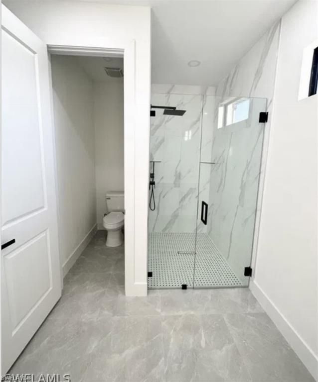 Image 27 of property listing at 907 NE 13th PL, Cape Coral, FL 33909