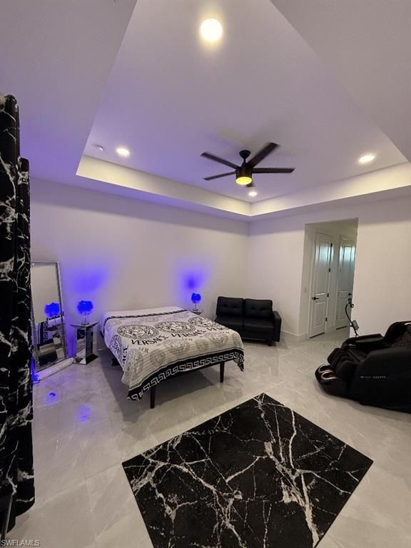 Image 6 of property listing at 907 NE 13th PL, Cape Coral, FL 33909