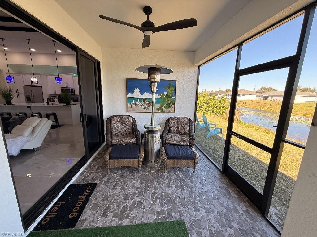 Image 7 of property listing at 907 NE 13th PL, Cape Coral, FL 33909