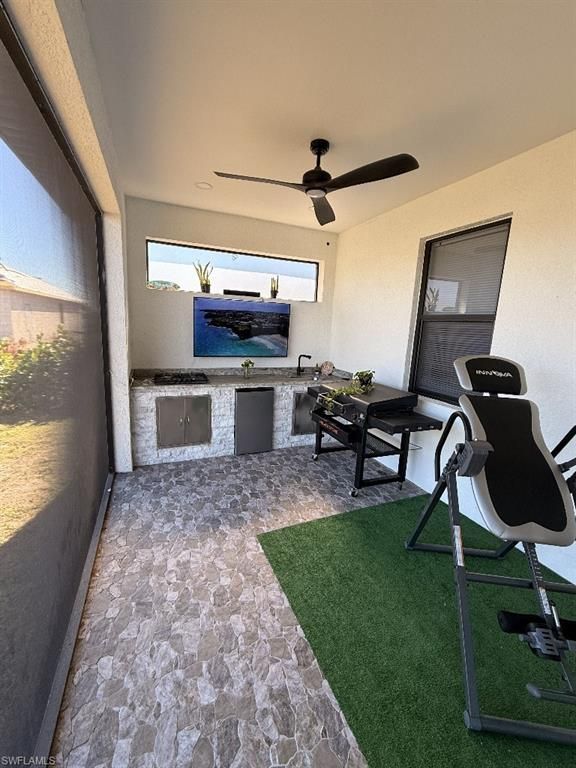 Image 9 of property listing at 907 NE 13th PL, Cape Coral, FL 33909