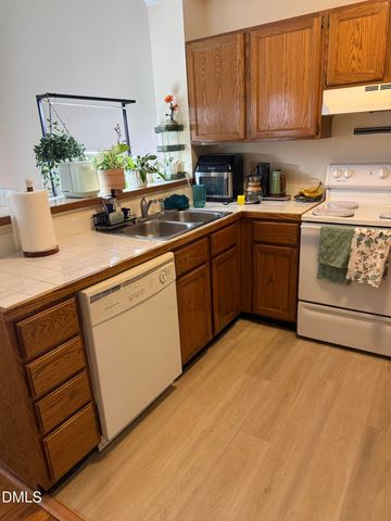 120 Sir Richard Lane, Chapel Hill, NC 27517