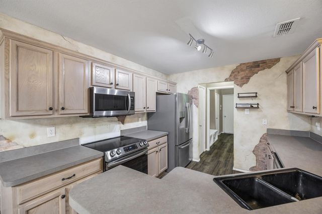 419 River Oaks Boulevard, Waxahachie, TX 75165