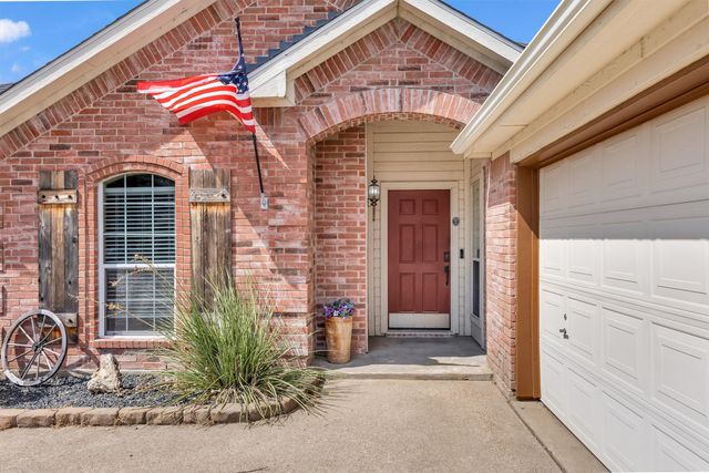 419 River Oaks Boulevard, Waxahachie, TX 75165