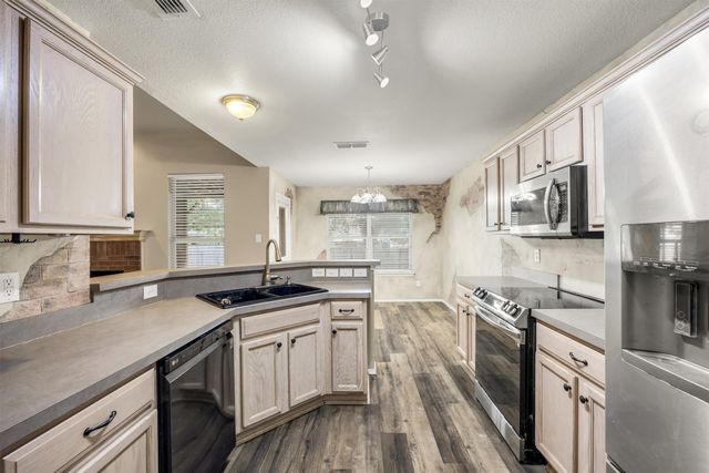 419 River Oaks Boulevard, Waxahachie, TX 75165