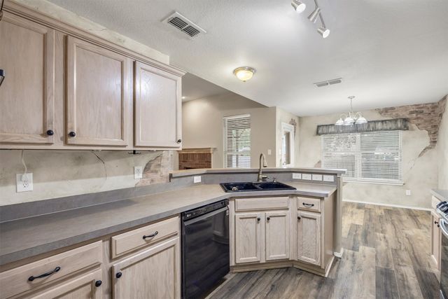 419 River Oaks Boulevard, Waxahachie, TX 75165