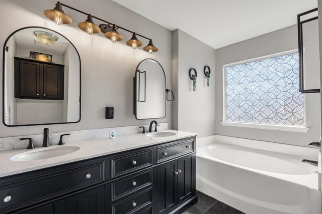 419 River Oaks Boulevard, Waxahachie, TX 75165