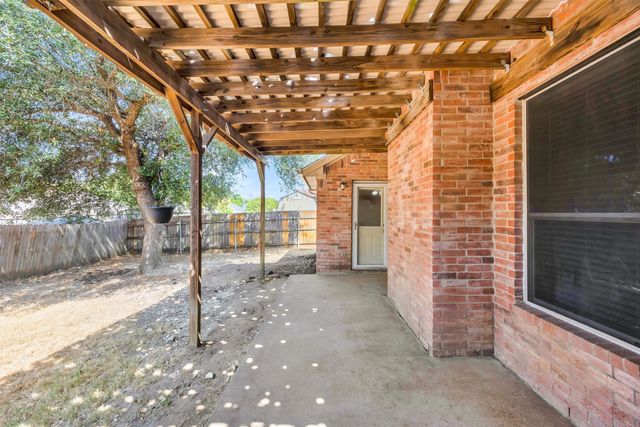419 River Oaks Boulevard, Waxahachie, TX 75165