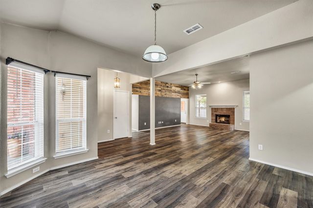 419 River Oaks Boulevard, Waxahachie, TX 75165