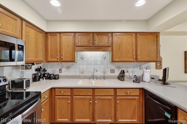 4369 Kimberly Lane, Waterford, MI 48329
