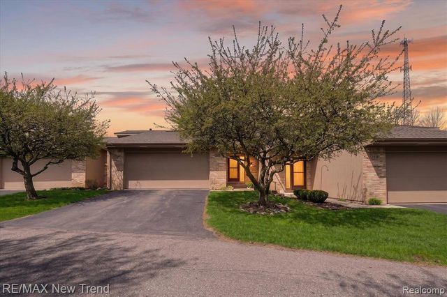4369 Kimberly Lane, Waterford, MI 48329