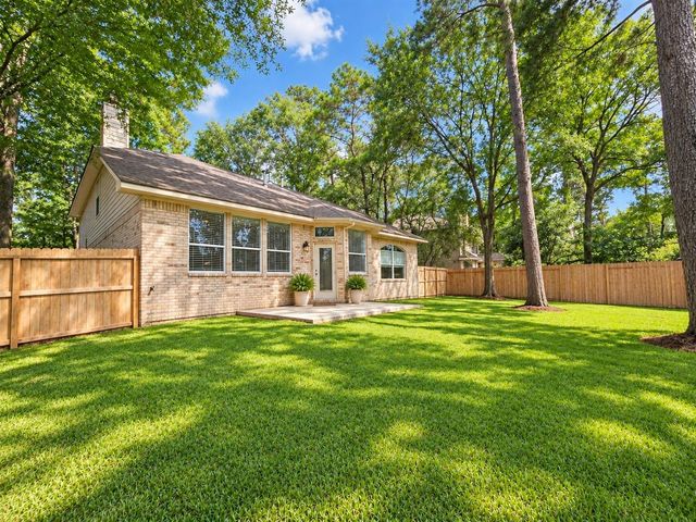 98 W Knightsbridge Drive, The Woodlands, TX 77385