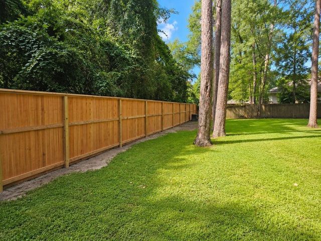 98 W Knightsbridge Drive, The Woodlands, TX 77385
