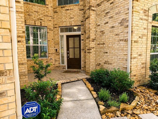 98 W Knightsbridge Drive, The Woodlands, TX 77385