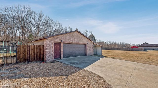 52 County Road 7180, Jonesboro, AR 72405
