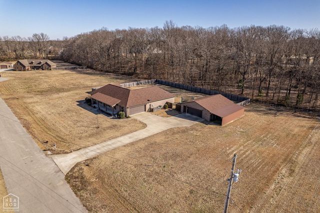 52 County Road 7180, Jonesboro, AR 72405
