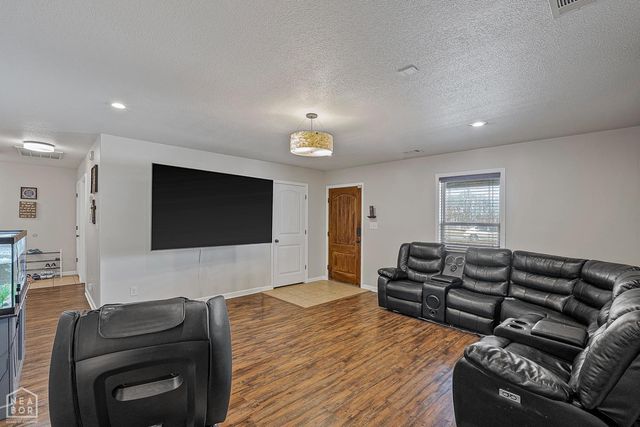 52 County Road 7180, Jonesboro, AR 72405