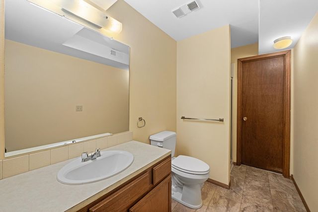 1816 E Fernwood St, Wichita, KS 67216