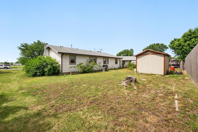 1816 E Fernwood St, Wichita, KS 67216