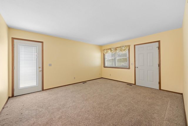 1816 E Fernwood St, Wichita, KS 67216