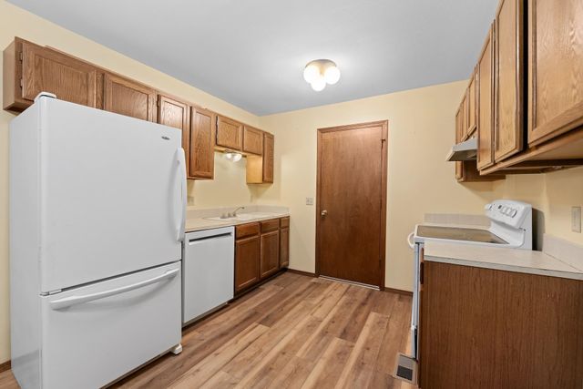 1816 E Fernwood St, Wichita, KS 67216