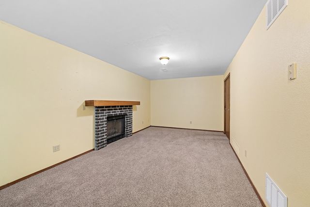 1816 E Fernwood St, Wichita, KS 67216