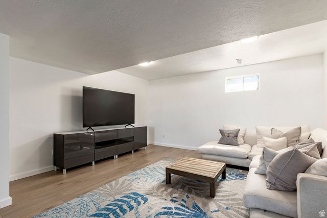 9977 S 3265 W, South Jordan, UT 84095