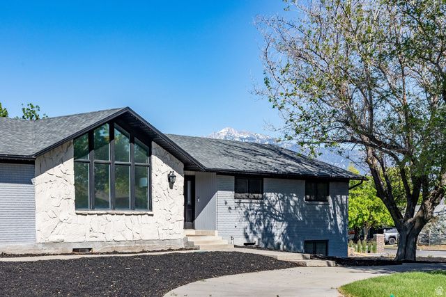 9977 S 3265 W, South Jordan, UT 84095
