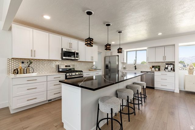 9977 S 3265 W, South Jordan, UT 84095