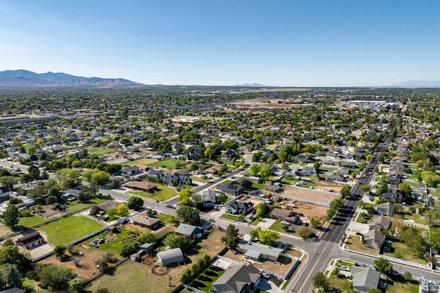 9977 S 3265 W, South Jordan, UT 84095