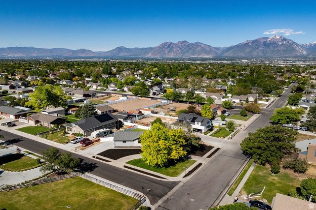 9977 S 3265 W, South Jordan, UT 84095