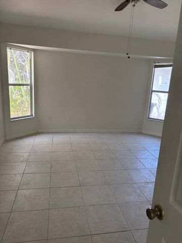 533 NW Avon Avenue, Port St. Lucie, Port St Lucie, FL 34983