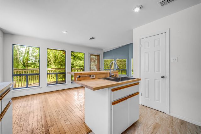 1355 County Road 145, Alvin, TX 77511