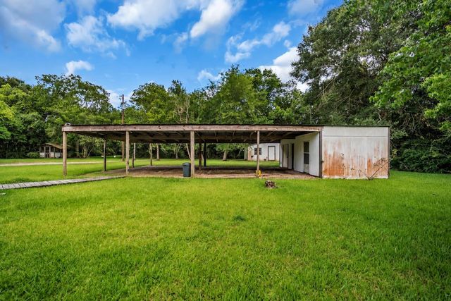 1355 County Road 145, Alvin, TX 77511