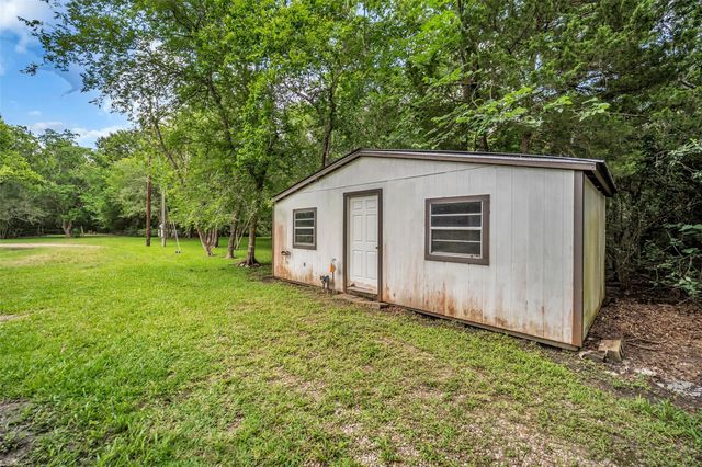 1355 County Road 145, Alvin, TX 77511