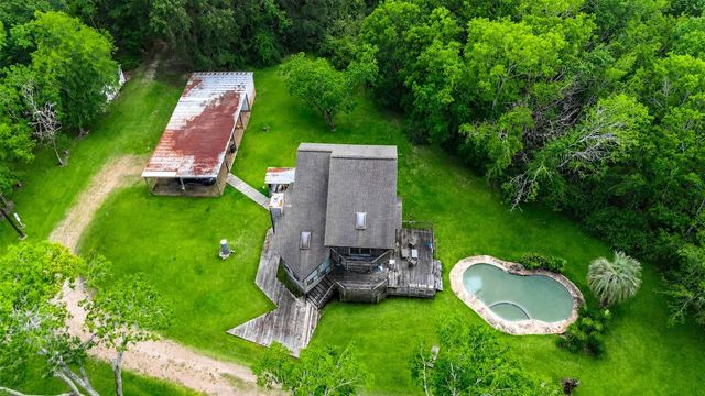 1355 County Road 145, Alvin, TX 77511