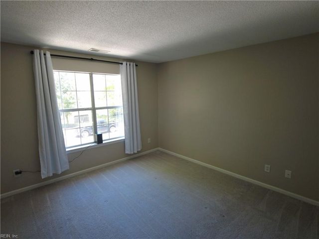 5023 Huntclub CHSE, Suffolk, VA 23435