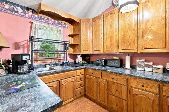 882 Taylor Lane, Stoughton, WI 53589