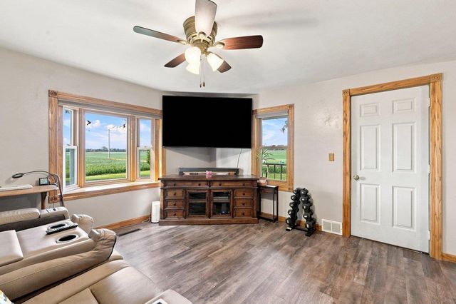 882 Taylor Lane, Stoughton, WI 53589