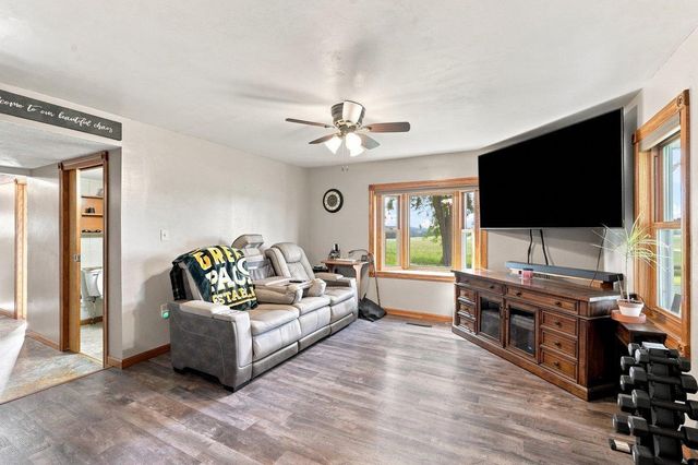 882 Taylor Lane, Stoughton, WI 53589