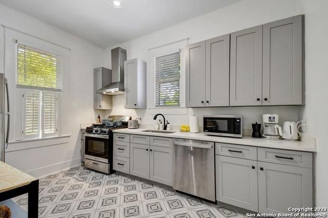 201 Berkshire, San Antonio, TX 78210