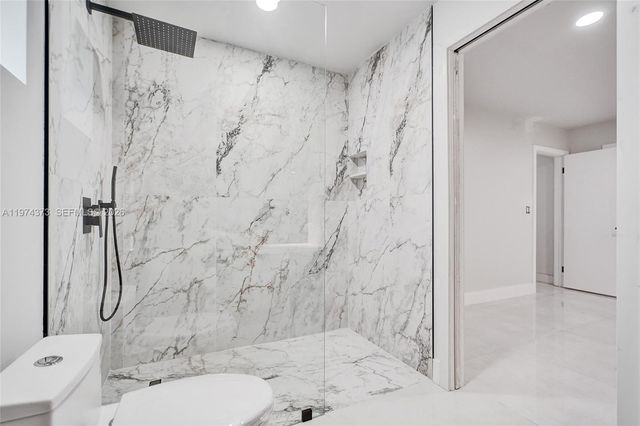 1860 NW 121st St, Miami, FL 33167