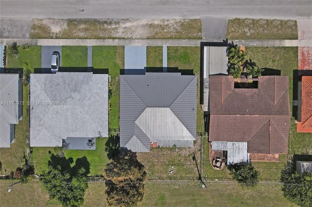 1860 NW 121st St, Miami, FL 33167