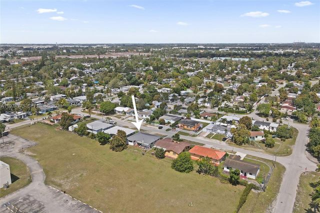 1860 NW 121st St, Miami, FL 33167