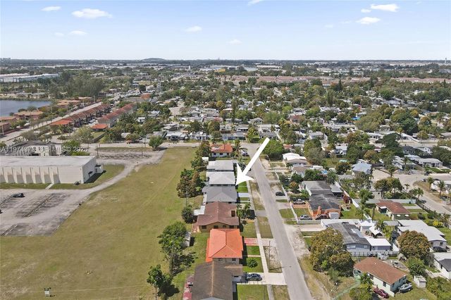 1860 NW 121st St, Miami, FL 33167