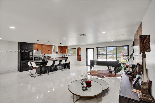 1860 NW 121st St, Miami, FL 33167